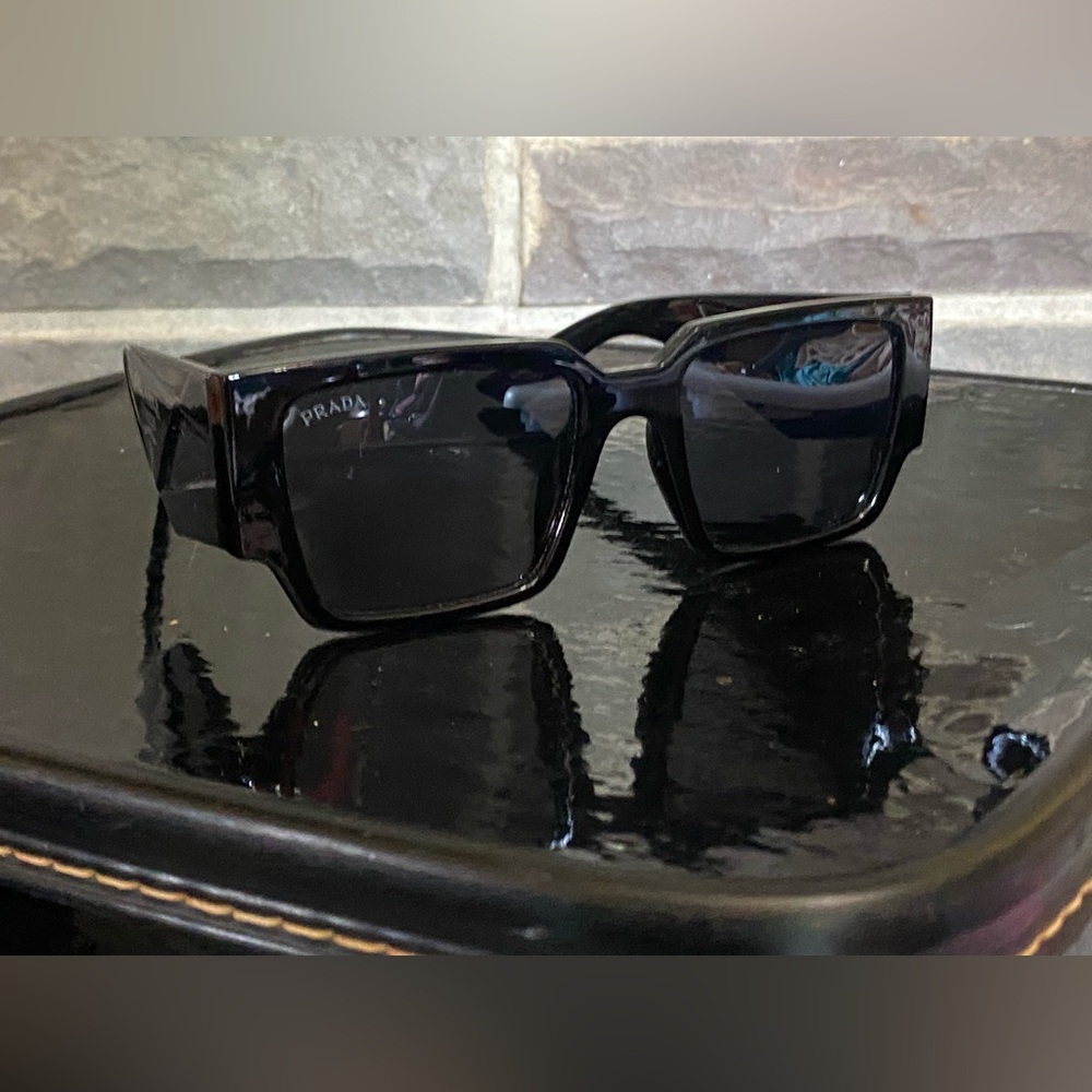 NWT Prada sunglasses,numbered,logo,case/accessories,registration card - Picture 4 of 14